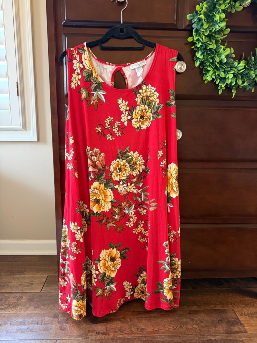 Women's Red Floral Keyhole Midi Dress - Sleeveless Swing Style